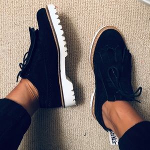 Dr. Martens 3989 II Kiltie Wingtip Shoe